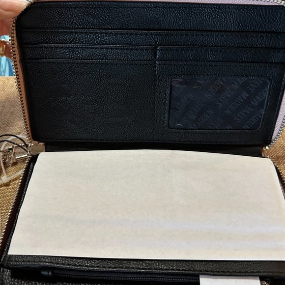 Steve Madden Light Pink Zip around wristlet - Picture 2 of 6